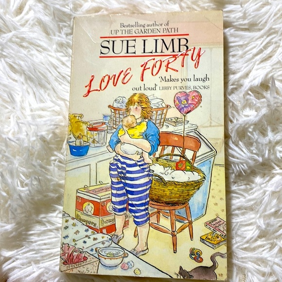 SUE LIMB LOVE FORTY - MEMOIR VINTAGE BRITISH PAPERBACK 1981 EUC - Picture 1 of 5
